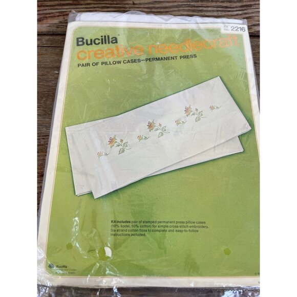 VIntage 1970s Bucillla Pair of Pillow Cases Floral Cross Stitch Embroidery Kit - Picture 8 of 8